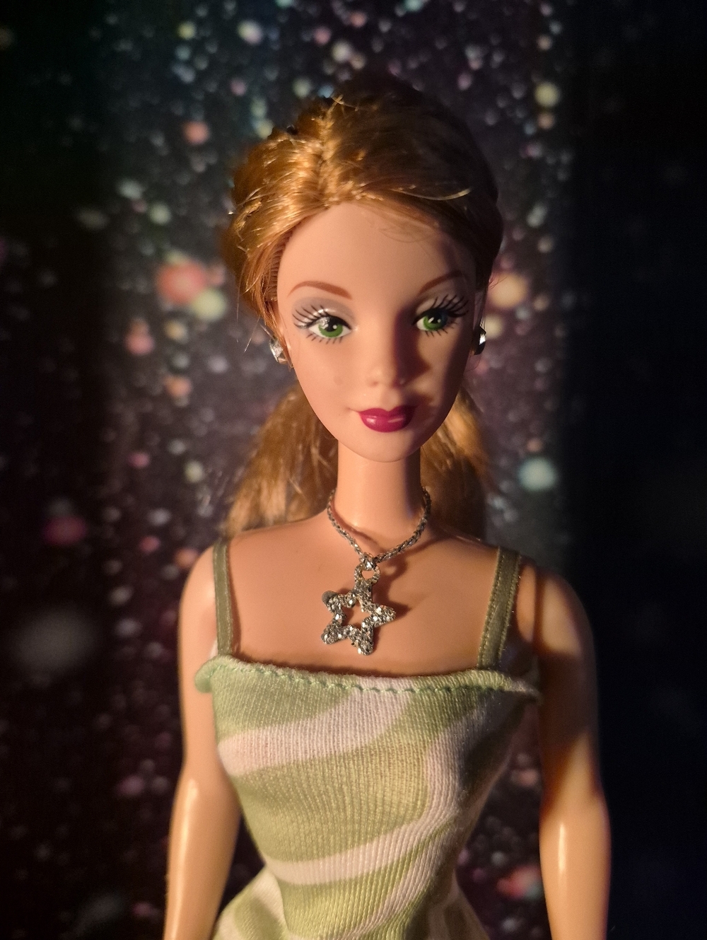 ✨ Restyled Holiday Surprises Barbie (2000) – City Chic Look ✨